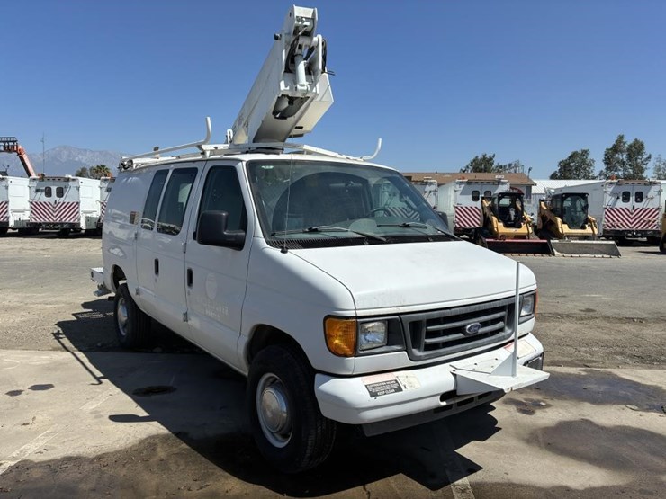 2005-ford-e350-sd-image-2