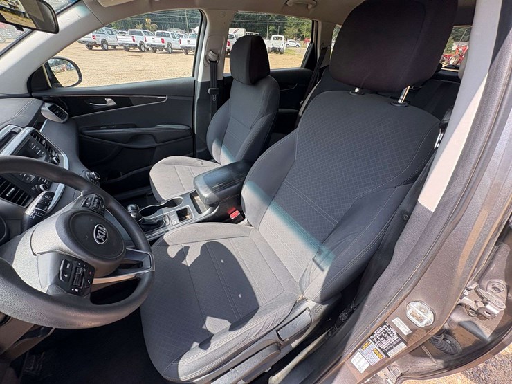 2017-kia-sorento-image-16