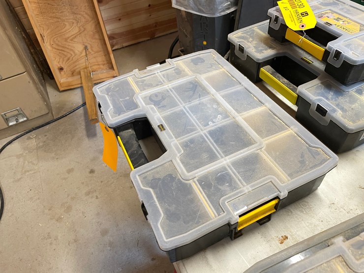 #10129-•-stanley-organizer-case-with-screws-image-3