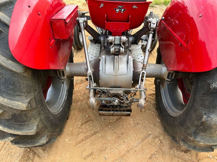 massey-ferguson-135-image-27