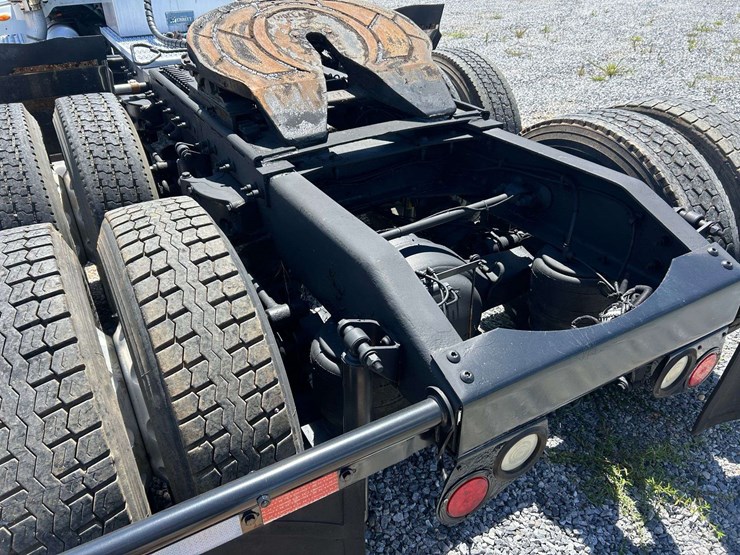 2010-peterbilt-386-image-20
