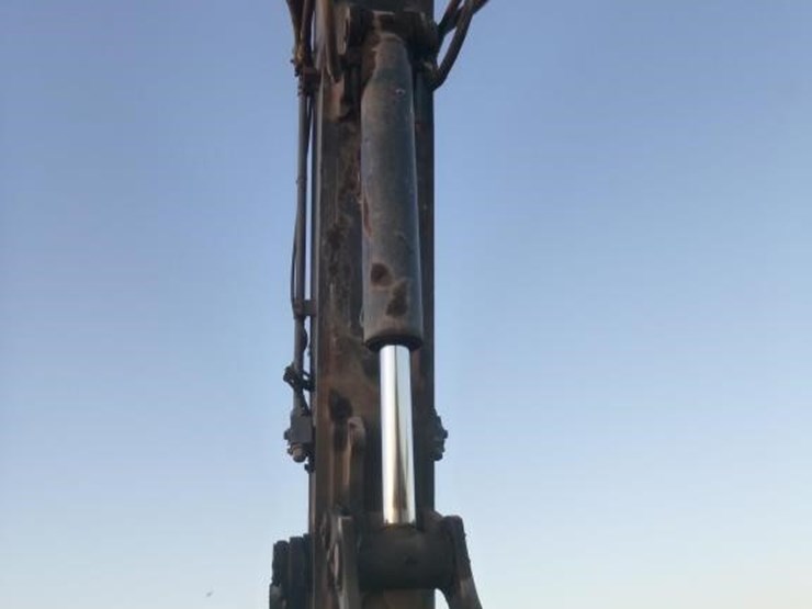 2019-deere-345g-lc-image-39