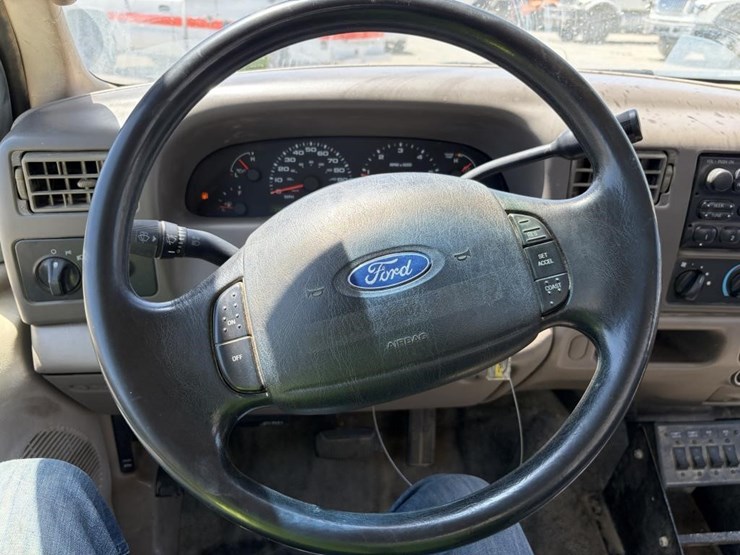 2004-ford-f350-image-15