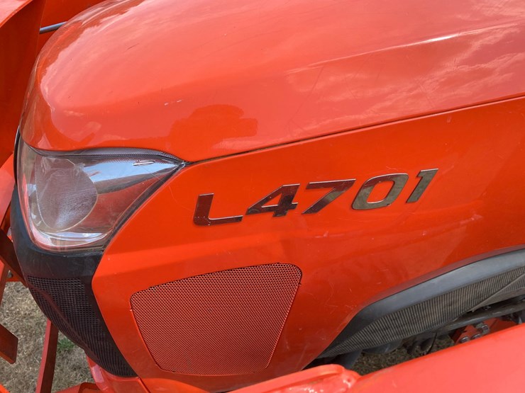 2019-kubota-l4701d-image-14
