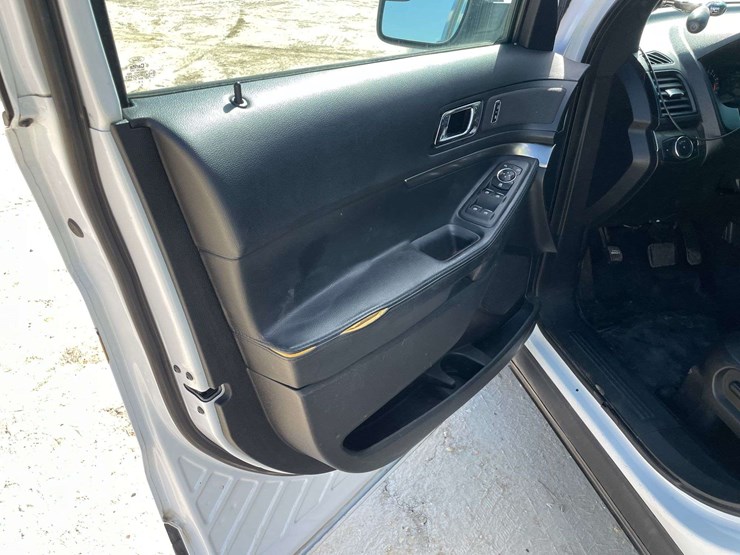 2018-ford-explorer-image-9