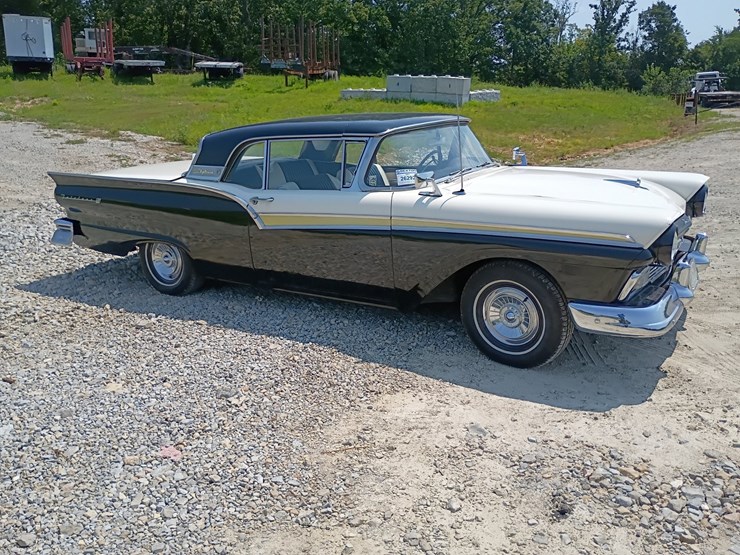 1957-ford-500-image-12