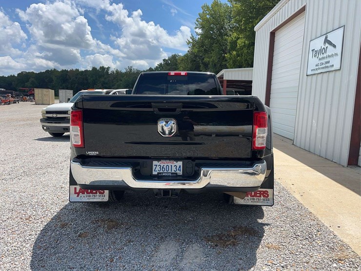 2022-dodge-3500-image-6