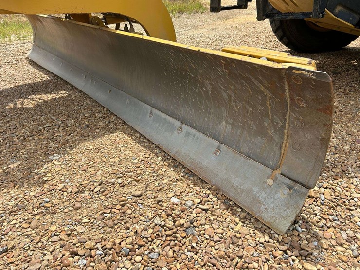 2020-caterpillar-140-image-30