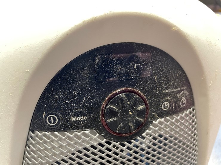 #10128-•-(2)-holmes-electric-heaters-image-5