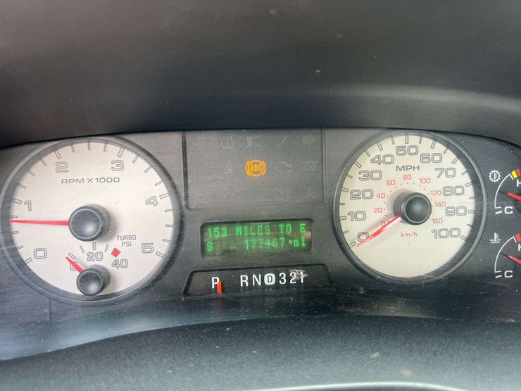 2005-ford-f350-image-28