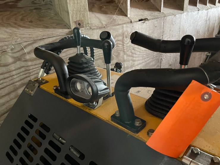 #9732-•-land-hero-mini-skid-steer-loader-image-35