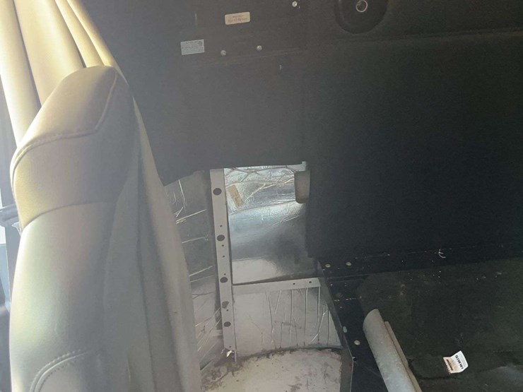 2022-kenworth-t680-image-29