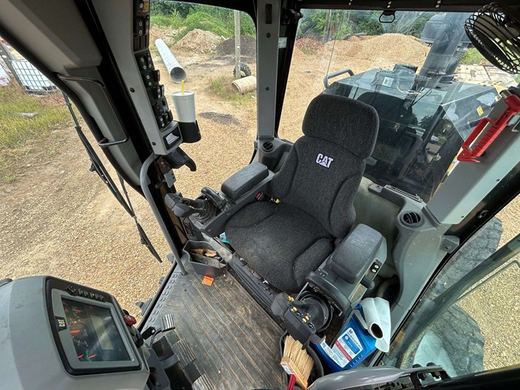 2020-caterpillar-140-image-41
