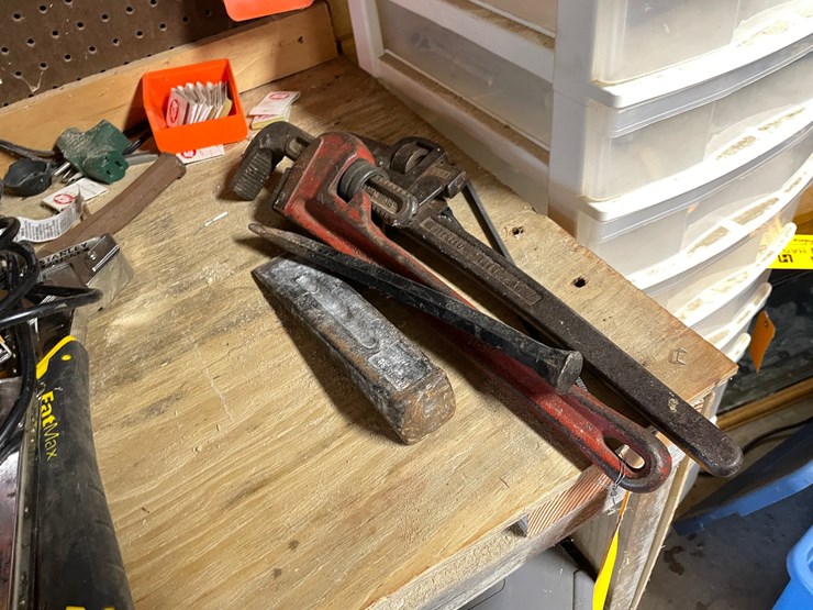 #10144-•-(2)-pipe-wrenches-image-1