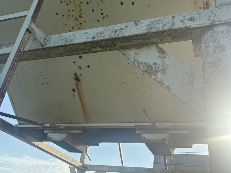 14-ton-overhead-feed-bin-image-3