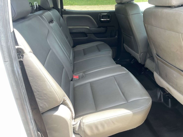 2018-chevrolet-silverado-1500-image-16