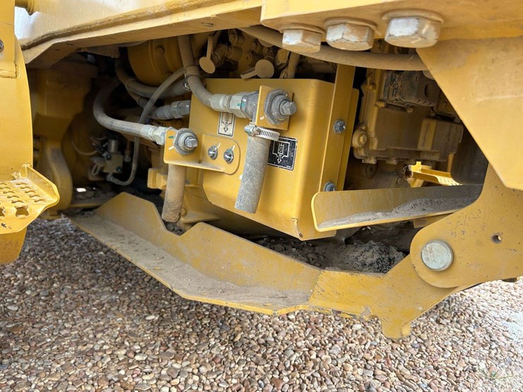2020-caterpillar-140-image-20