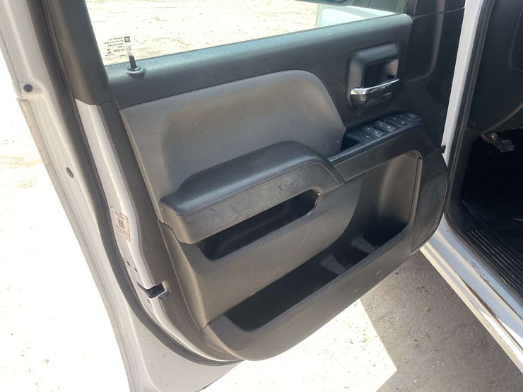 2018-chevrolet-silverado-1500-image-9