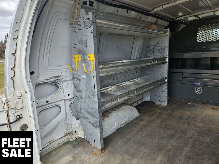 2010-ford-cargo-image-17