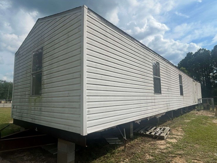 2005-fleetwood-14-x-60-mobile-home-image-5