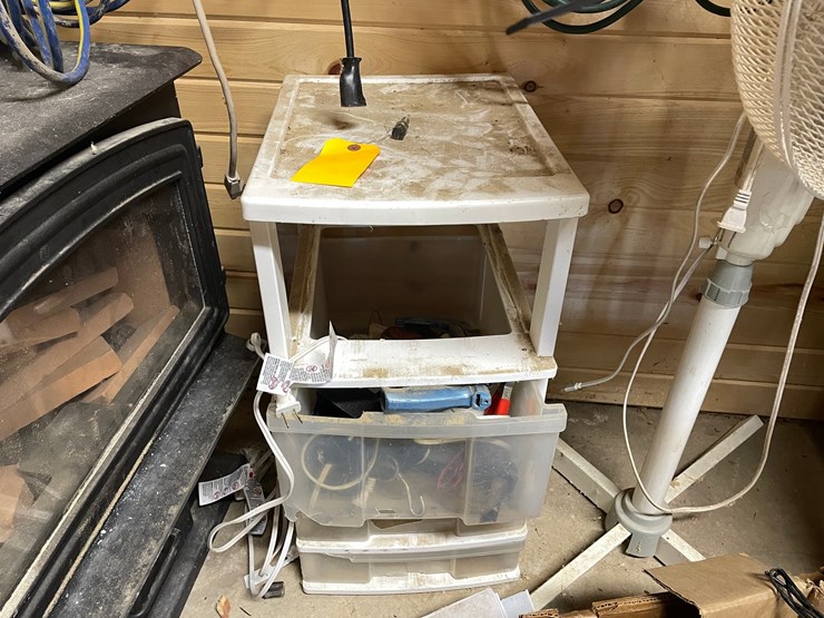 #10178-•-plastic-tote-and-contents-image-1