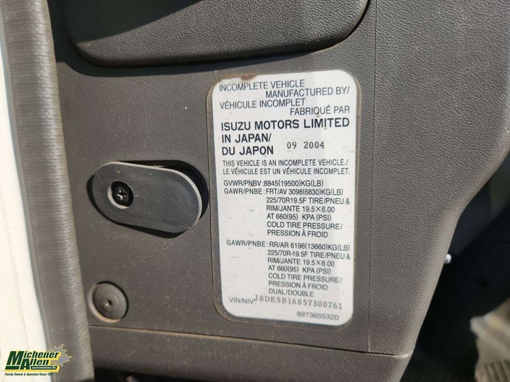 2005-gmc-w5500-image-35