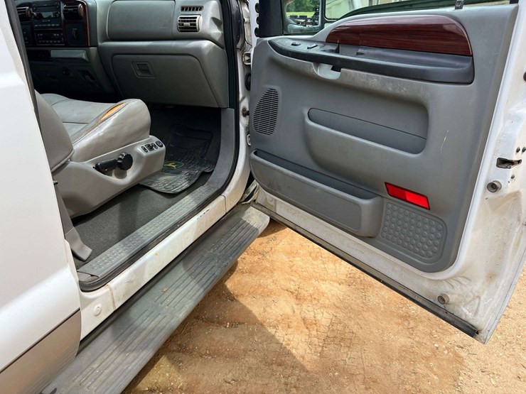2005-ford-f350-image-45