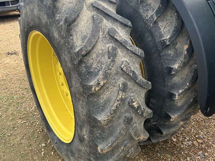 2013-john-deere-8285r-image-11