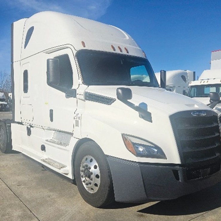 2020 FREIGHTLINER CASCADIA 126