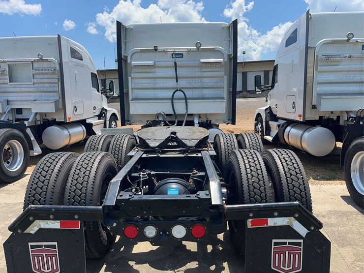 2022-kenworth-t680-image-5