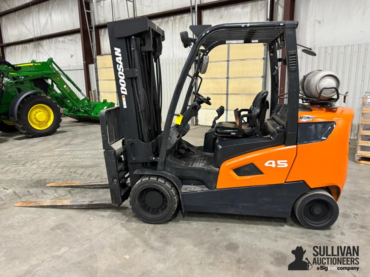 2020-doosan-gc45s-9-forklift-image-8