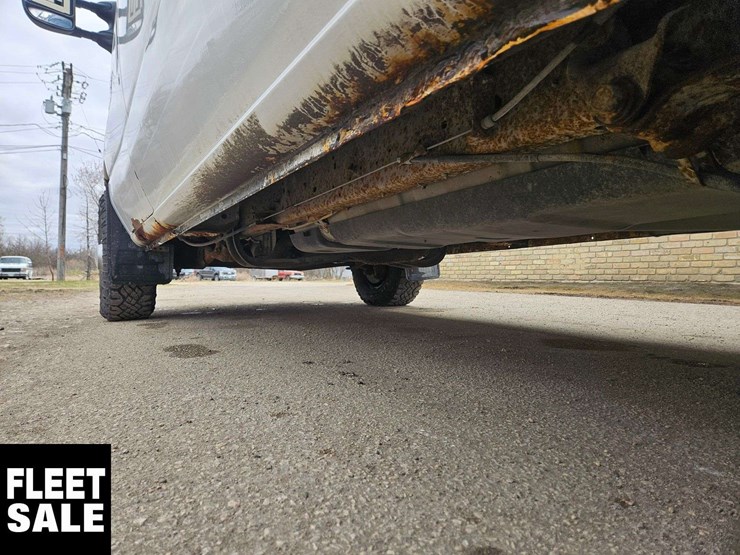 2010-ford-cargo-image-36