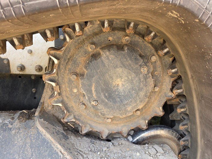 2020-bobcat-t770-image-43