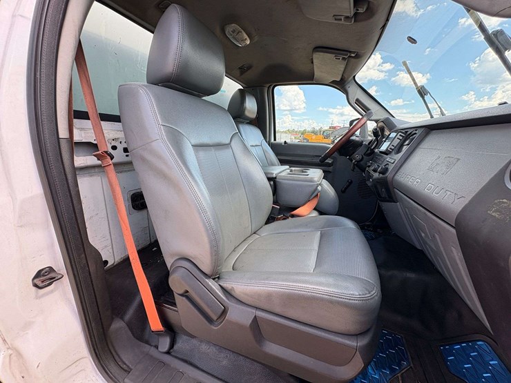 2013-ford-f750-image-19