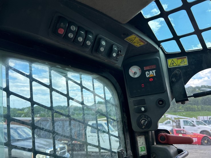 caterpillar-279c-image-18