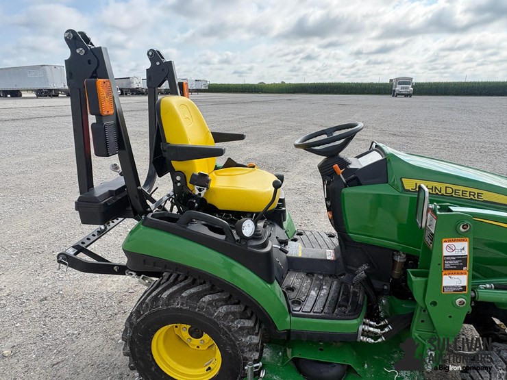 2020-john-deere-1025r-image-18