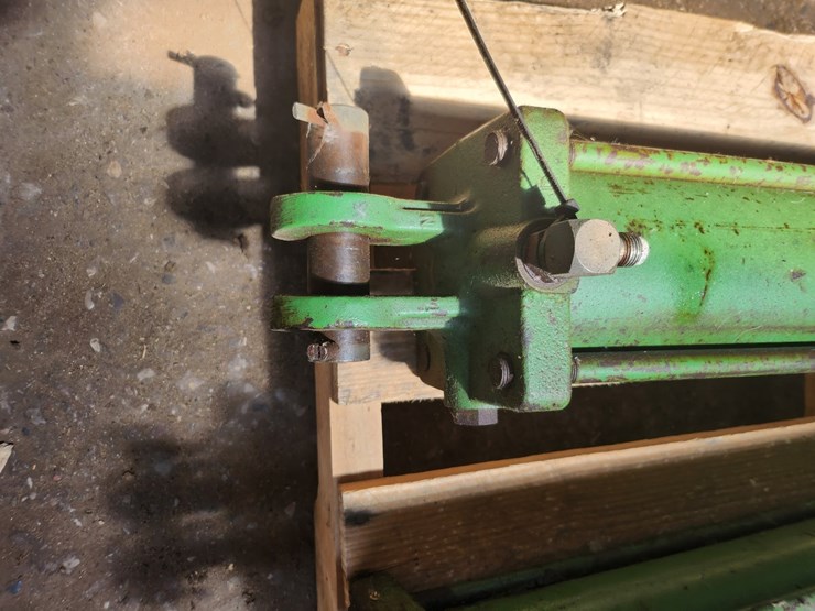 #2816-•-john-deere-hydraulic-rams-image-2
