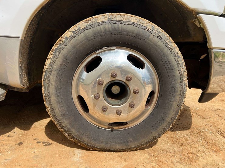 2005-ford-f350-image-24