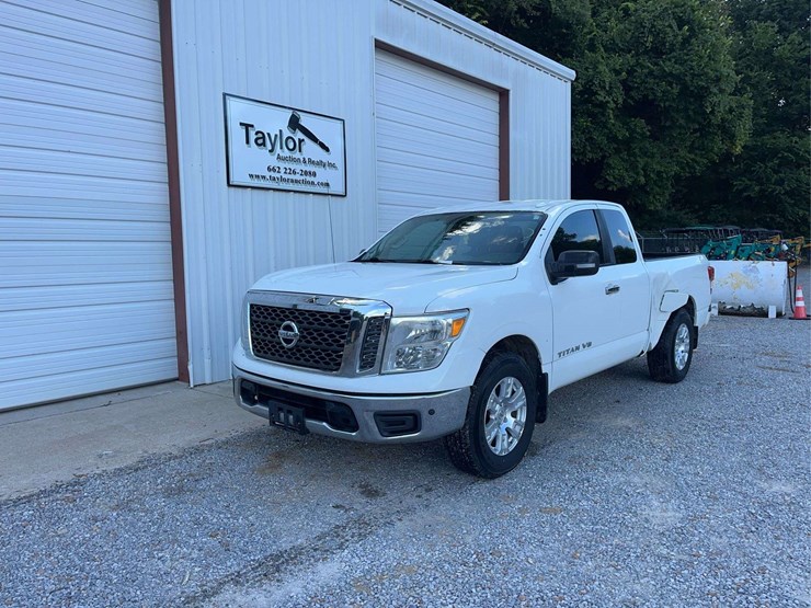 2018-nissan-titan-image-2