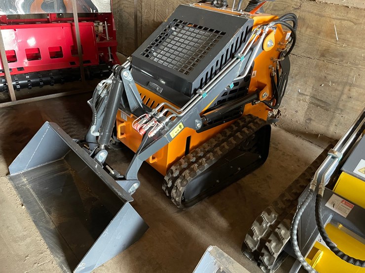 #9735-•-land-honor-mini-skid-steer-loader-image-1