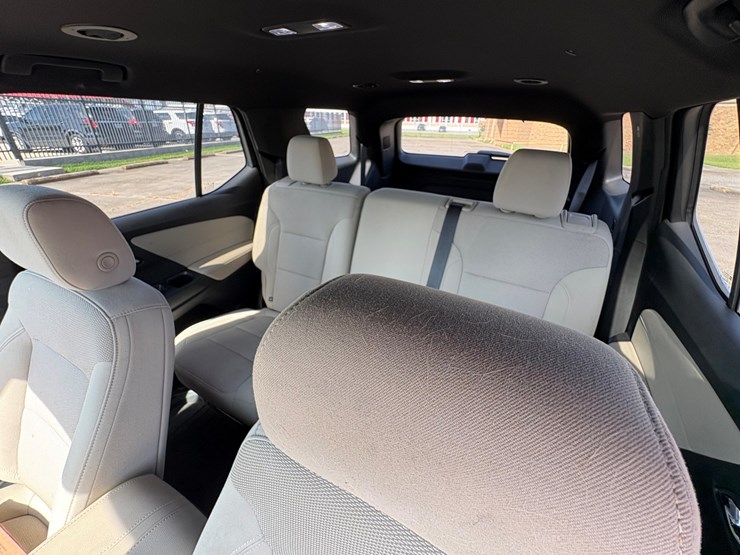 2022-chevrolet-traverse-image-11