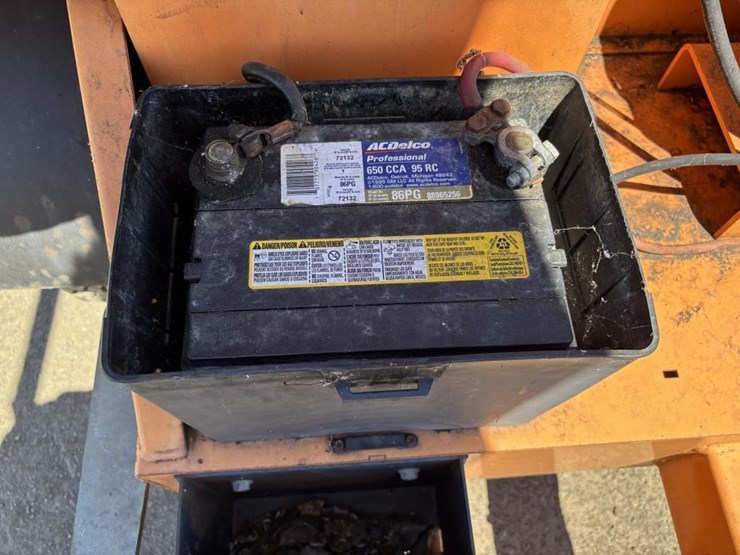 2014-scag-giant-vac-vacuum-trailer-image-18