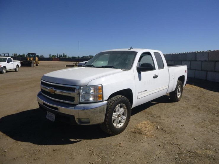 2012-chevrolet-1500-image-2