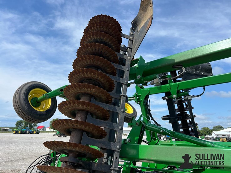 2021-john-deere-2660vt-image-15