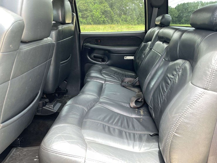 2002-chevrolet-silverado-2500-image-14