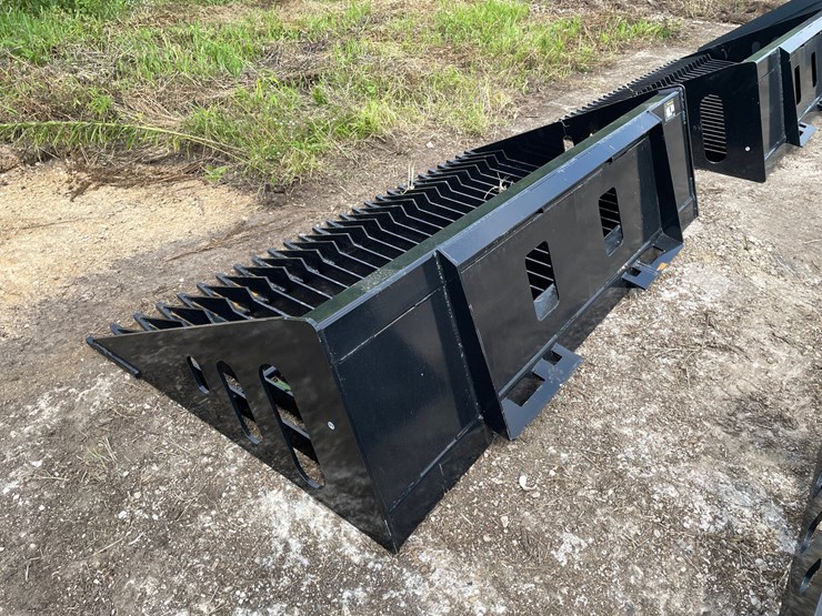 #9811-•-wolverine-72"-rock-bucket-attachment-image-3