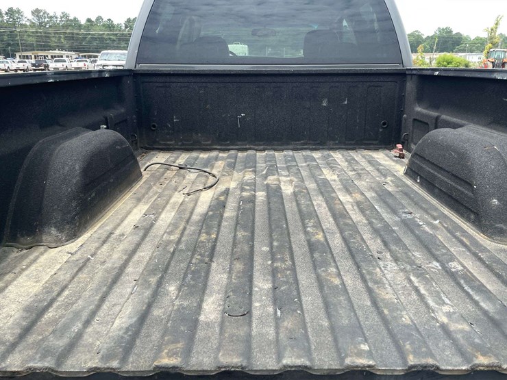 2002-chevrolet-silverado-2500-image-15