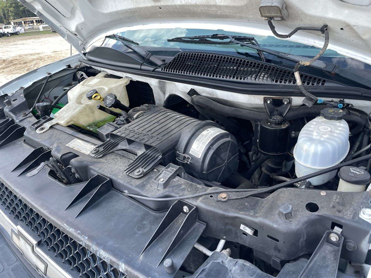 2005-chevrolet-express-3500-image-7