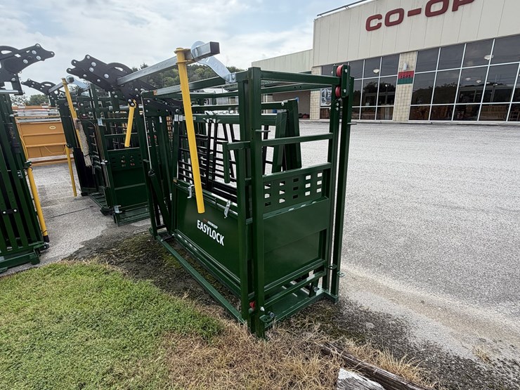 new/unused-arrowquip-easylock-33-series-chute-image-2