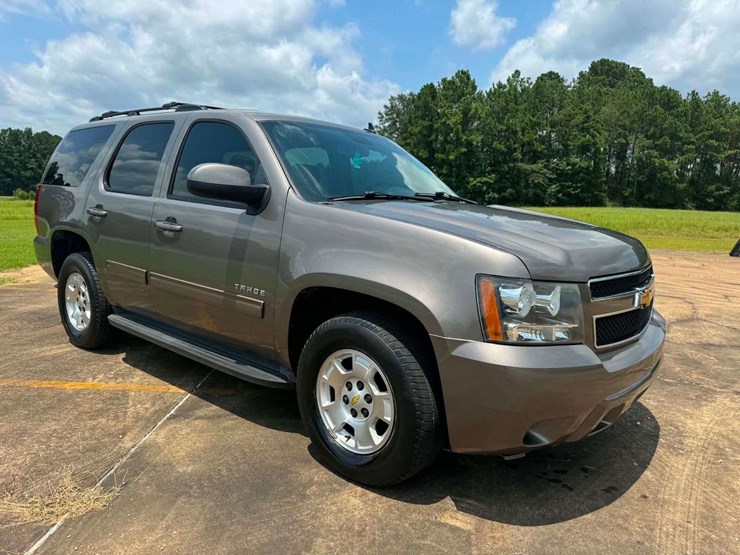 2012-chevrolet-tahoe-image-4